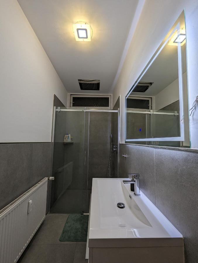 Gemuetliche Zimmer Im Herzen Der Stadt Em-Apartments Deutschland ビーレフェルト エクステリア 写真